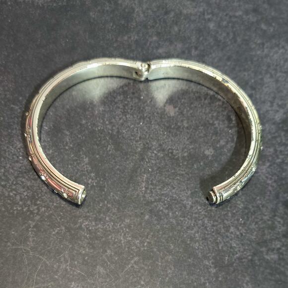 Brighton daisies and stars etched bangle bracelet with Swarovski crystals - Picture 4 of 8